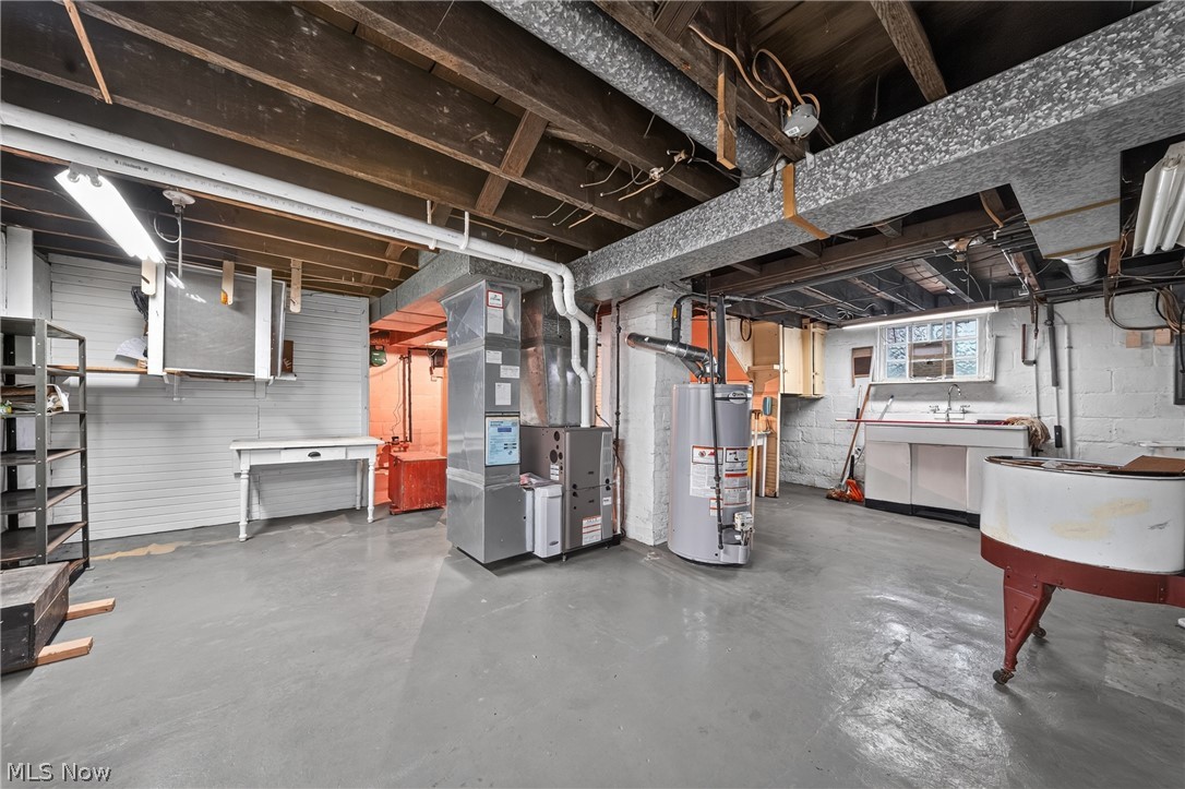 1936 E 45th Street Ashtabula OH 44004