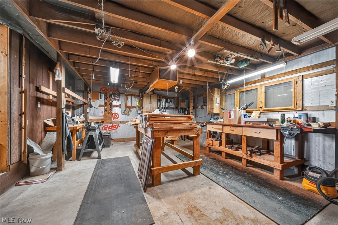 1936 E 45th Street Ashtabula OH 44004