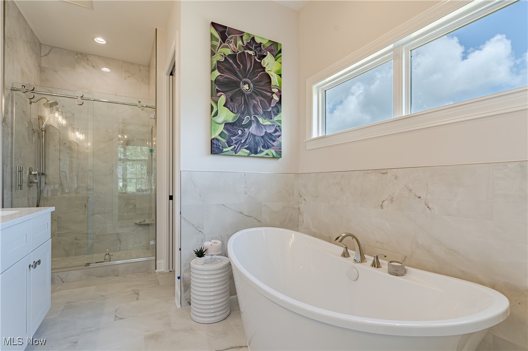 6477 N Cobblestone Road Mayfield Village OH 44143