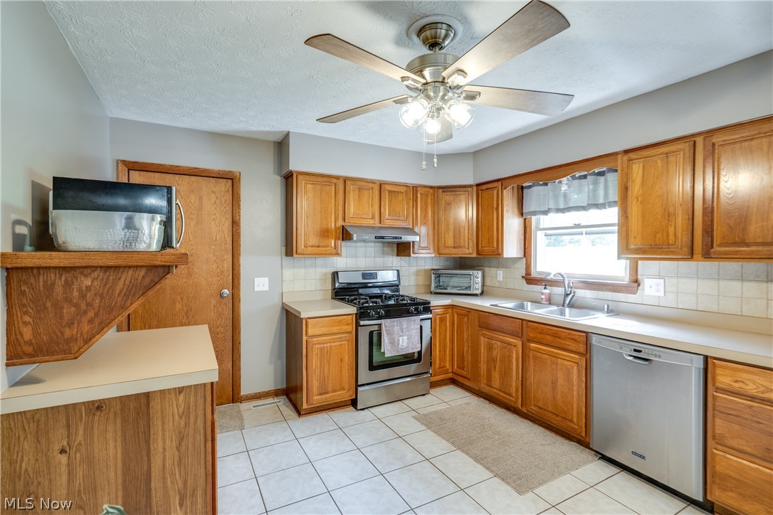 13452 Sunflower Avenue NW Mogadore OH 44260
