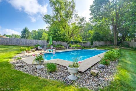 13452 Sunflower Avenue NW Mogadore OH 44260