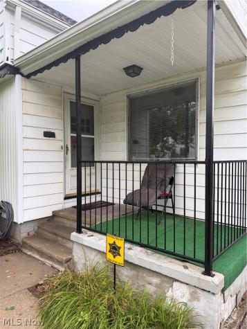 5530 Oakwood Avenue Maple Heights OH 44137