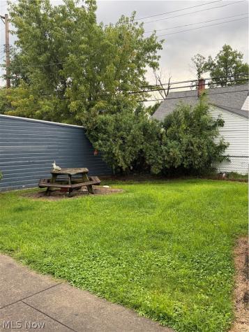 5530 Oakwood Avenue Maple Heights OH 44137