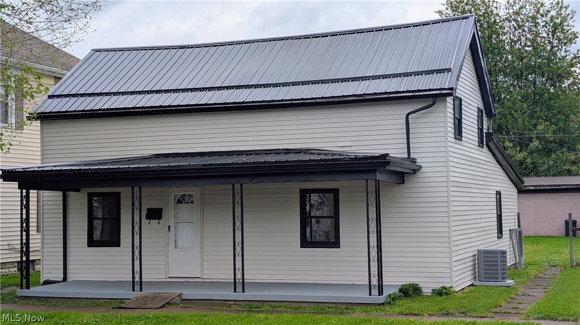 221 Grandview Avenue Tiltonsville OH 43963