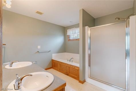 3790 Piperglen Avenue NW Massillon OH 44646