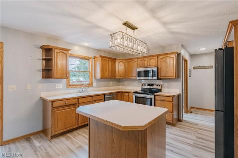3790 Piperglen Avenue NW Massillon OH 44646