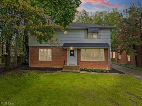 2375 Glendon Road University Heights OH 44118