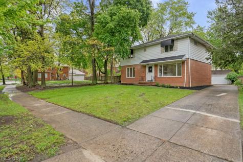 2375 Glendon Road University Heights OH 44118