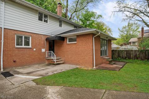 2375 Glendon Road University Heights OH 44118