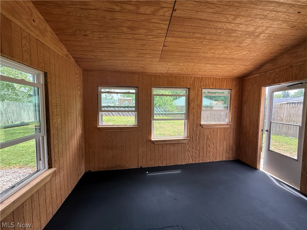 3160 Linda Drive NW Warren OH 44485