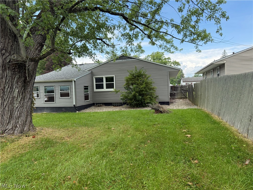 3160 Linda Drive NW Warren OH 44485