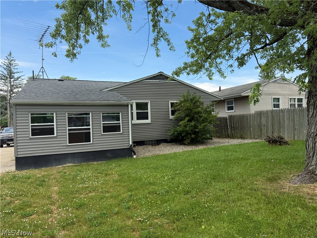 3160 Linda Drive NW Warren OH 44485