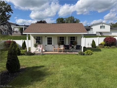 386 Shaw Avenue NE Massillon OH 44646