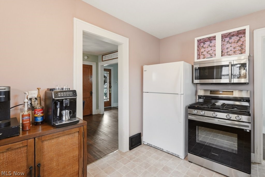 1642 10th Street Cuyahoga Falls OH 44221