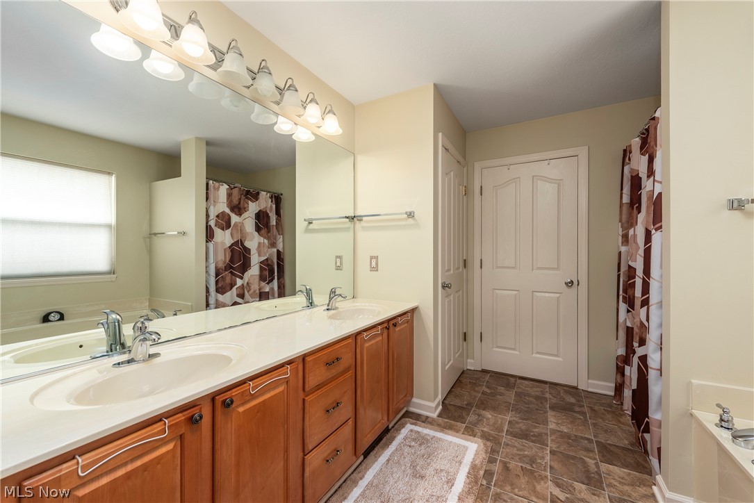 275 Lexington Circle Broadview Heights OH 44147