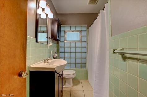 21870 Seabury Avenue Fairview Park OH 44126