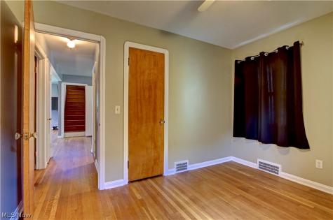 21870 Seabury Avenue Fairview Park OH 44126