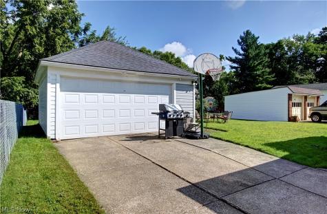 21870 Seabury Avenue Fairview Park OH 44126