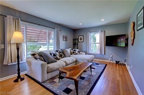 21870 Seabury Avenue Fairview Park OH 44126