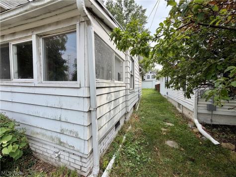 37454 Euclid Avenue Willoughby OH 44094