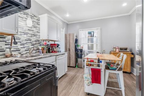 915 Auburn Place NW Canton OH 44703