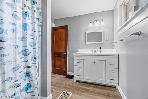 915 Auburn Place NW Canton OH 44703