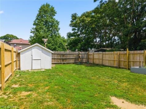 915 Auburn Place NW Canton OH 44703