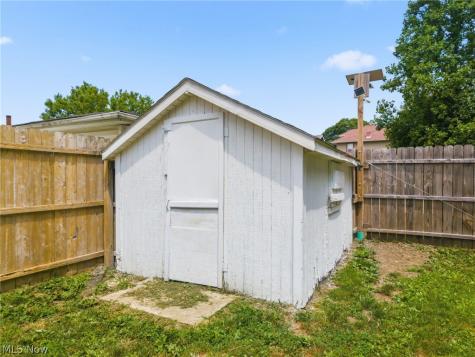 915 Auburn Place NW Canton OH 44703