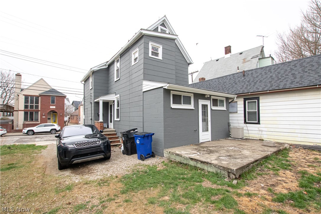 1913 E 123rd Street Cleveland OH 44106