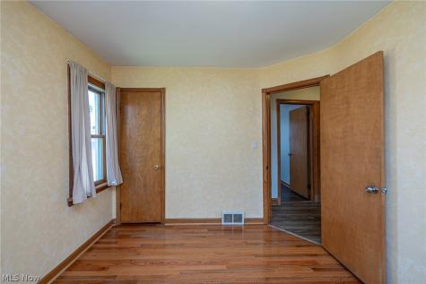 6136 N Canterbury Road Parma OH 44129