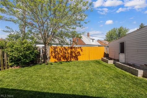 6136 N Canterbury Road Parma OH 44129