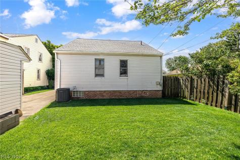 6136 N Canterbury Road Parma OH 44129