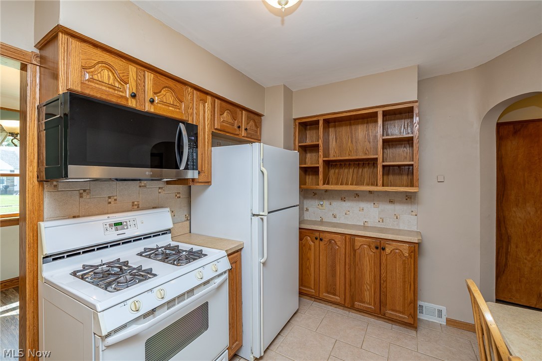 6136 N Canterbury Road Parma OH 44129