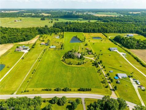 738 County Road 620 Ashland OH 44805