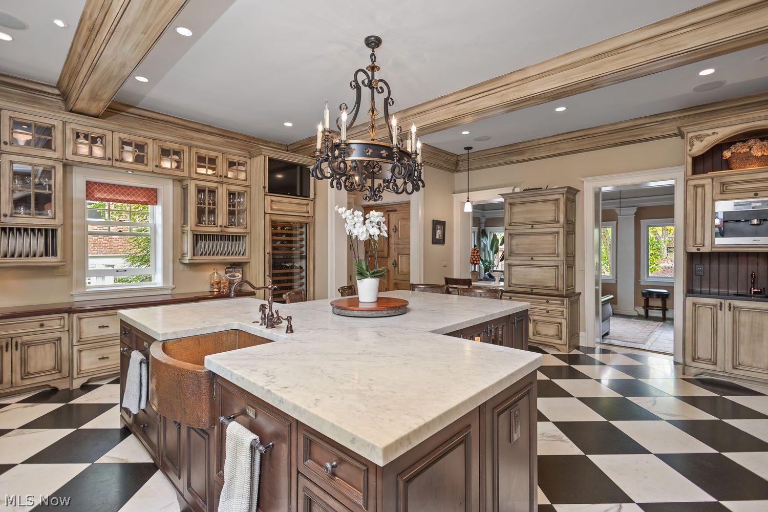 2733 E Overlook Road Cleveland Heights OH 44106