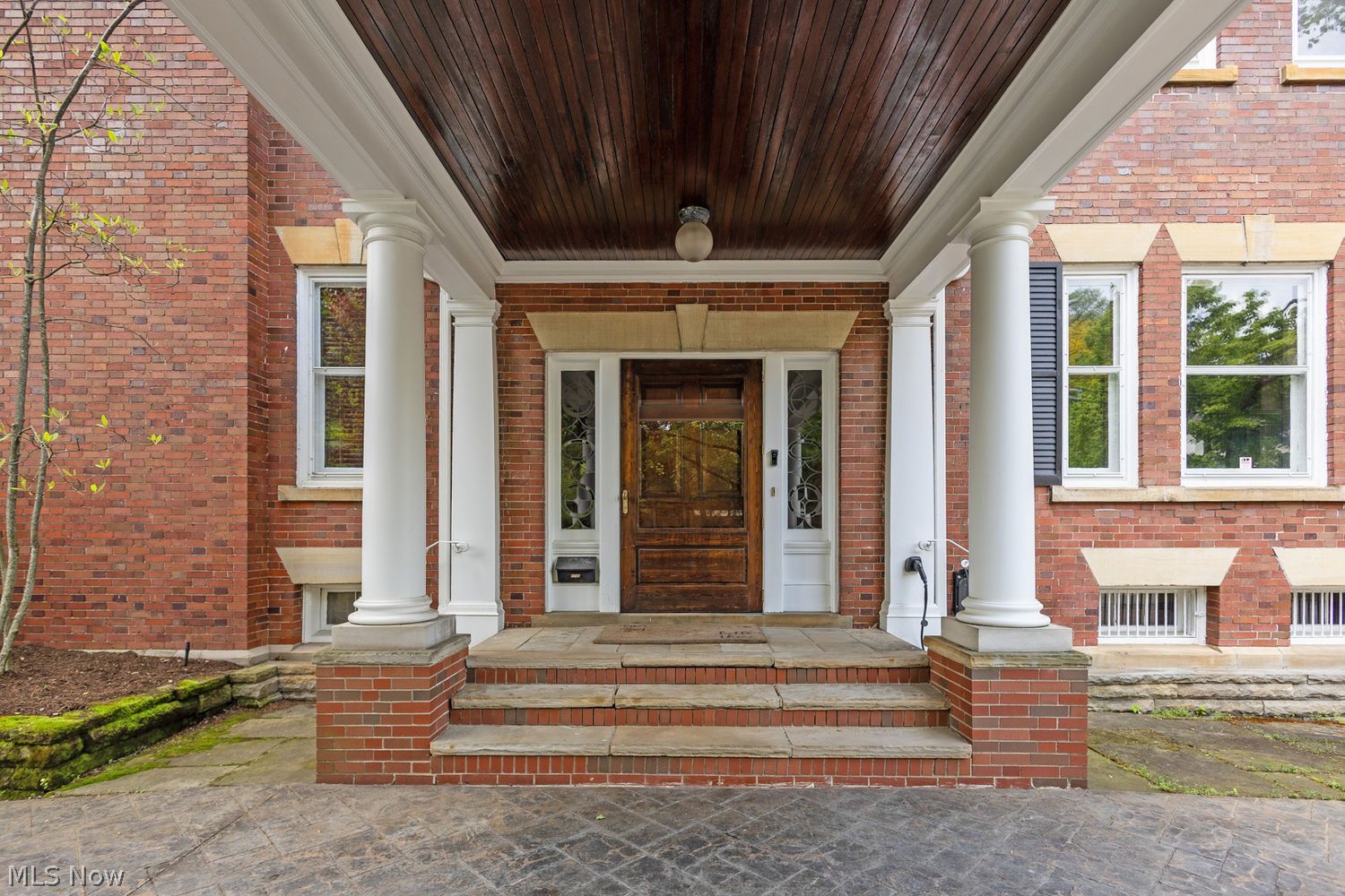 2733 E Overlook Road Cleveland Heights OH 44106