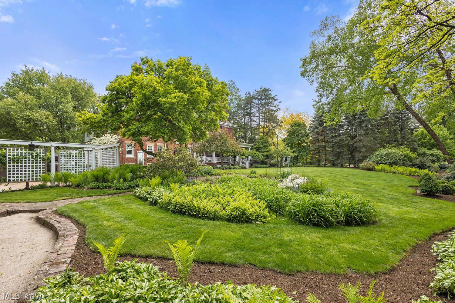 2733 E Overlook Road Cleveland Heights OH 44106