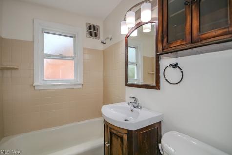 262 E 323rd Street Willowick OH 44095