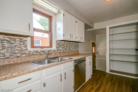 262 E 323rd Street Willowick OH 44095