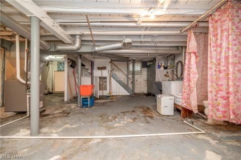 1604 First Street Youngstown OH 44509