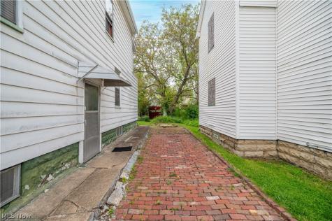 1604 First Street Youngstown OH 44509