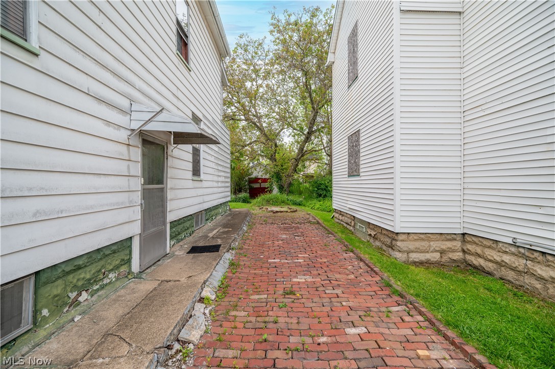 1604 First Street Youngstown OH 44509