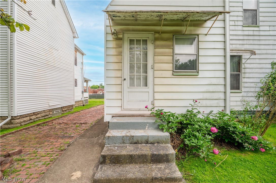 1604 First Street Youngstown OH 44509