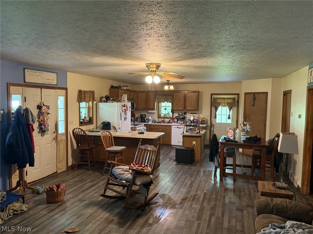 23501 County Road 93 Fresno OH 43824