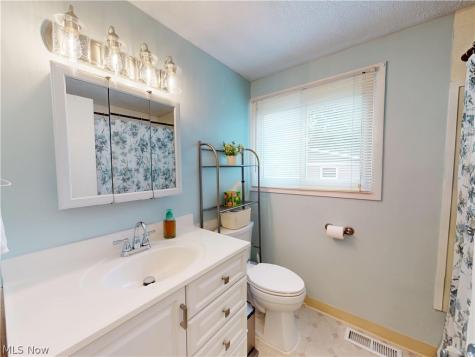 1063 Thistleridge Drive Macedonia OH 44056