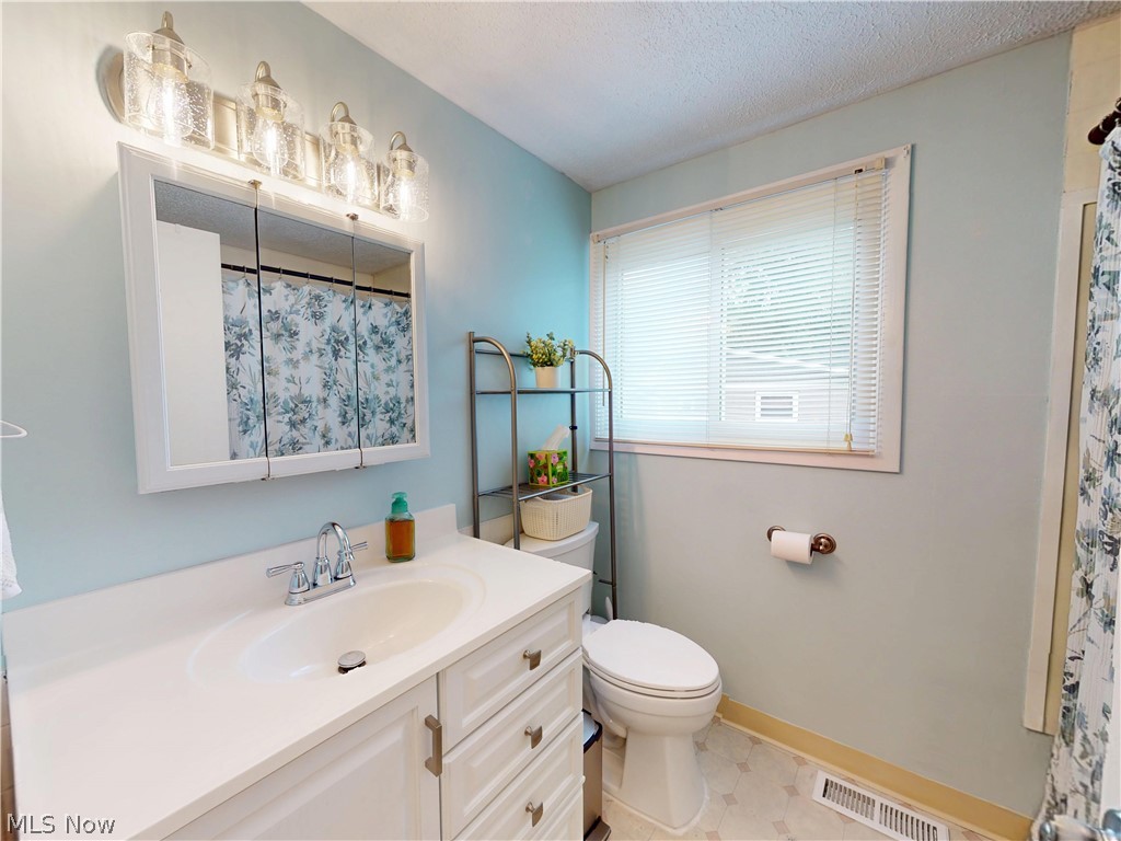 1063 Thistleridge Drive Macedonia OH 44056
