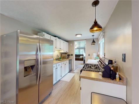 1063 Thistleridge Drive Macedonia OH 44056