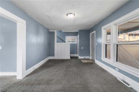 594 Columbia Avenue Akron OH 44310