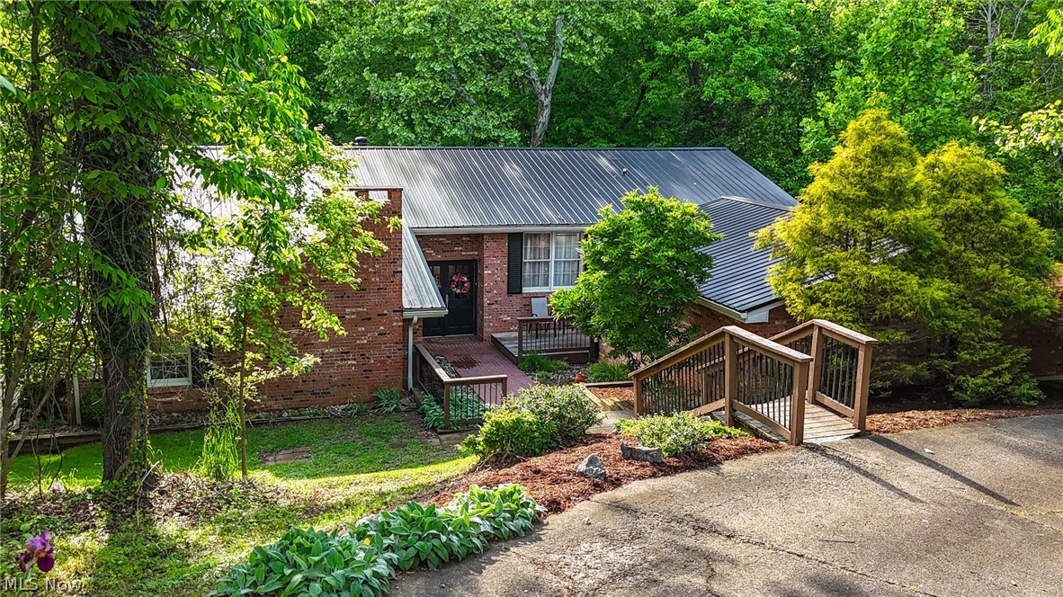 140 Sylvan Way Marietta OH 45750