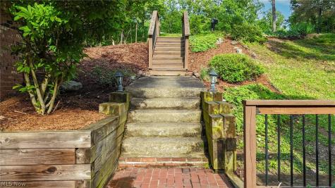 140 Sylvan Way Marietta OH 45750